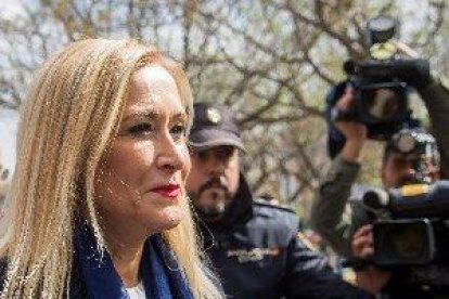 Cifuentes ratifica que va presentar treball de màster