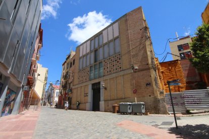 Imatge d'ahir de l'edifici de la parròquia de Sant Andreu, al carrer Cavallers.