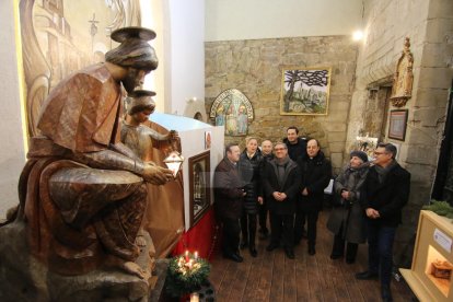 La tinenta d'alcalde de Lleida Montse Mínguez, segona per l'esquerra, en l'acte de clausura de l'exposició.