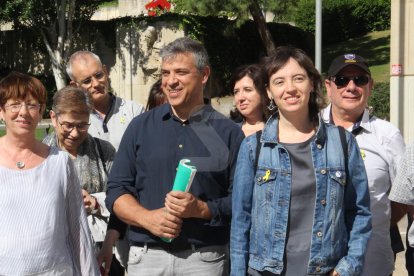 Gerard Dago, acompanyat per la seua advocada a l'entrada dels jutjats de Lleida.