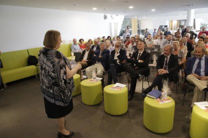 Un instante del acto de conmemoración de los 50 años de Inlingua Lleida, ayer en la Llotja.