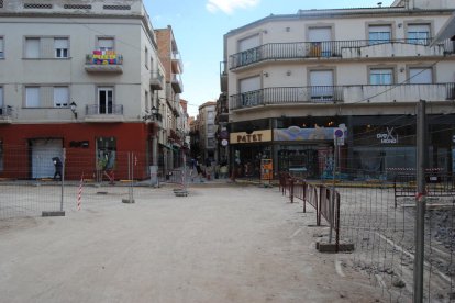 Les obres de reforma a la plaça Pla d’Urgell de Mollerussa.