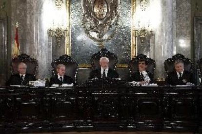 Mas demana al Suprem que l'absolgui pel 9N i demostri que és equànime