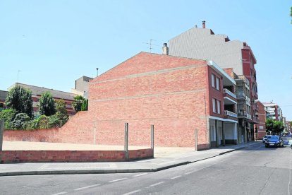 La nova zona d’estacionament a l’avinguda del Canal.