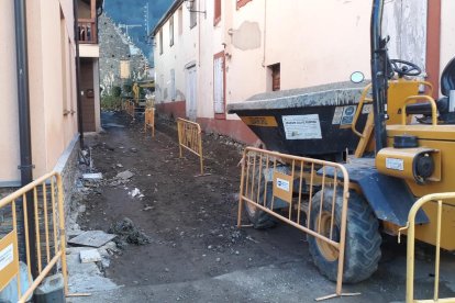 Obras en siete calles  -  El ayuntamiento de Les ha empezado las obras de reforma de siete calles del municipio (Lòsa, Peymunich, Travessera Carrèra, Palha, Prat Vediau, Pijauert y Carrèra). Los trabajos, que ahora se llevan a cabo en 3 de estas ...