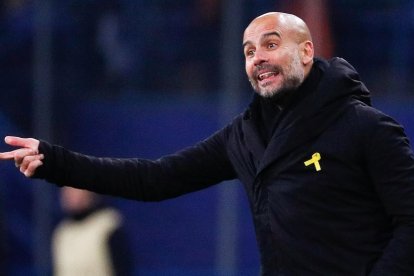 Guardiola i el seu llaç groc.