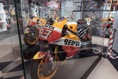 La moto amb què Marc Màrquez va guanyar el Mundial de l’any passat ja és al seu museu.