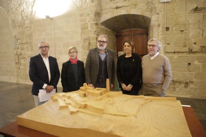 Autoritats de la Paeria i el Consorci del Turó que van participar ahir en la reunió a la Seu Vella.