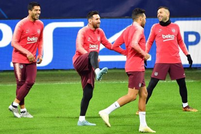 Messi es va entrenar amb la resta de la plantilla a Milà la vigília del partit contra l’Inter.