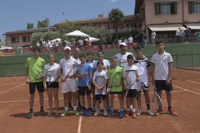 Albert Costa impartió un clínic a alumnos de la escuela del club.