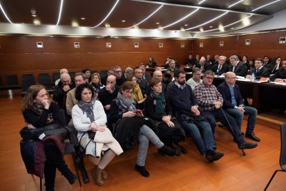 Los acusados en el juicio, ayer, en la Audiencia Provincial de Álava. 