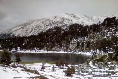 El Pirineo, blanco por el pedrisco