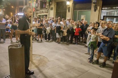 El guía Armand Forcat reveló los detalles de las ocho fuentes que se construyeron el 1864 en Cervera.