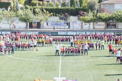 La UE Tàrrega presenta a los 400 jugadores que compiten esta temporada en 22 equipos