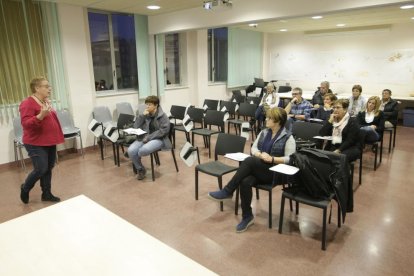 Presentació del projecte a les entitats de Lleida ahir a la seu de FeSalut.