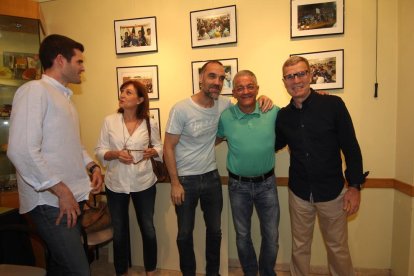 Andreu Ratés, Mercè Escolà, Txema Alonso, Miguel Rubio y Sergio Maza, ayer en la exposición de la FECOLL sobre el ascenso de la UE Lleida.