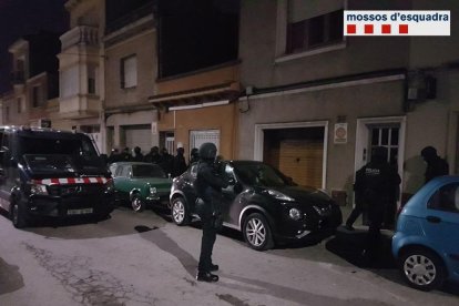 Detenidos 16 miembros de Ángeles del Infierno tras un asesinato en Sabadell