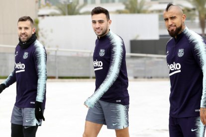 Jordi Alba, que vuelve a la selección española, junto a Munir en el entrenamiento del FC Barcelona.