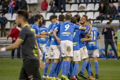 El Lleida ejerce de líder y golea al Conquense