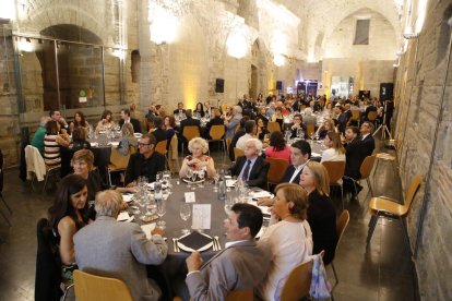 Fiesta en la Seu Vella  -  El gremio de constructores celebró su fiesta patronal en la  Canonja de la Seu Vella. A la misma asistieron representantes del sector de la construcción de todo el Estado como el presidente de la Confederación Nacional ...