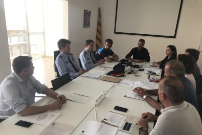 La reunió de la junta local de seguretat d'Alcarràs.