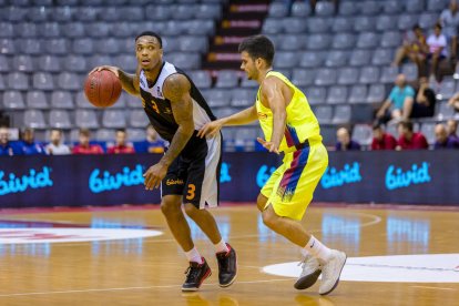 Robert Turner, en una acció del partit d’ahir davant del Barça B.