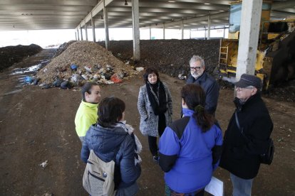 Larrosa i Invernón van visitar ahir l’abocador del Segrià.