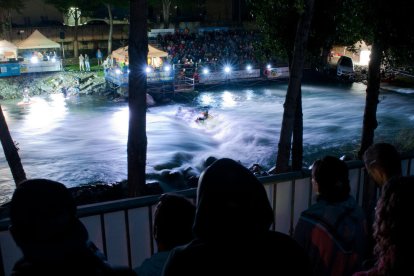 Las finales se disputaron por la noche con gran afluencia de público.