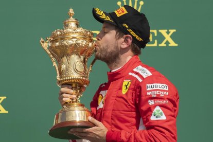 Vettel fue el más astuto y dominó el gran premio desde el principio, aprovechándose de un error de Hamilton en la salida.