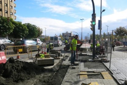 Les obres del carril bici de l'avinguda Catalunya entren al tram final.