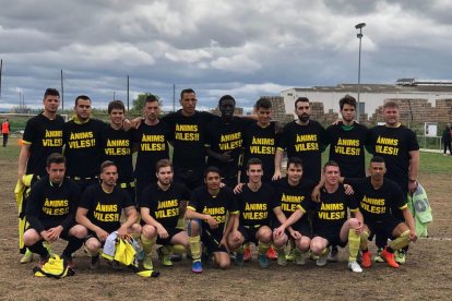 Los jugadores del Golmés homenajearon a su delegado tras ser ingresado por un aneurisma cerebral. 