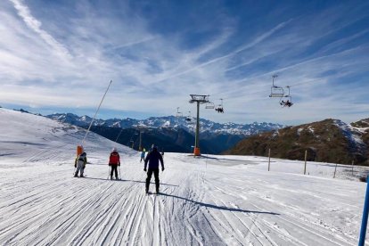 Baqueira va iniciar el pont amb només 15 quilòmetres de pistes i el va tancar ahir amb quaranta quilòmetres esquiables.