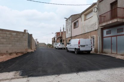 La calle Castell Alt de Les Borges, que se ha pavimentado.