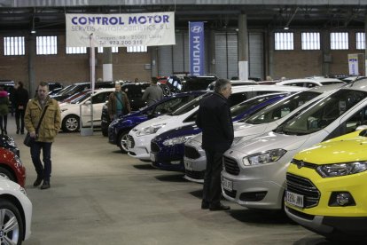 Una fira de vehicles d'ocasió a Lleida.