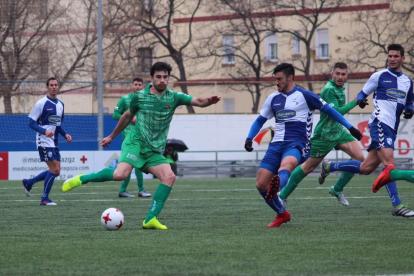 Xemi, en un partit amb el Cornellà, ja és nou jugador del Lleida Esportiu.