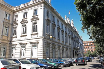 Vista de la façana del Tribunal Suprem, a Madrid.