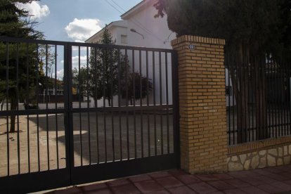 Porta del centre educatiu de Jaén en el qual van tenir lloc presumptament els fets.