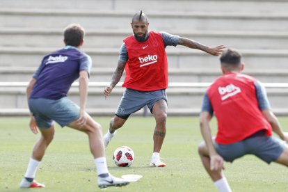 Valverde podrà comptar amb Arturo Vidal després que Coutinho ja pugui jugar com a comunitari.