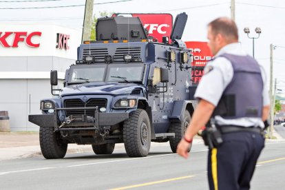 Vista d’un camió blindat de la policia a Toronto (Canadà).