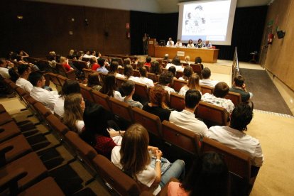 Imagen de archivo de un acto de bienvenida a nuevos residentes.