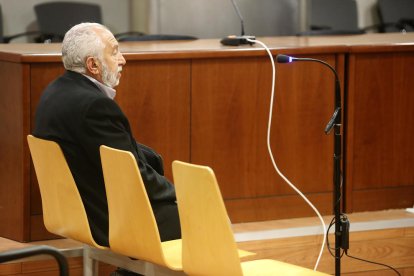 El condenado, durante el juicio que tuvo lugar en la Audiencia de Lleida. 