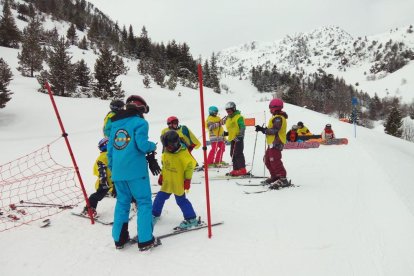 Esquiadors ahir al matí a Port Ainé.