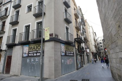 Un local buit al final del carrer Major, al costat de l’IEI.