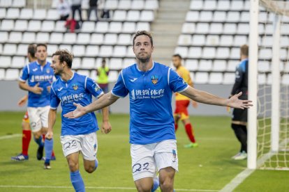 El Lleida guanya l'Alcoià (2-0) i se situa a un punt del primer