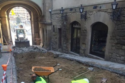 Les obres que s’executen al carrer Sant Miquel del centre.