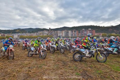 La prueba de enduro reunió a cerca de 300 pilotos en Oliana.