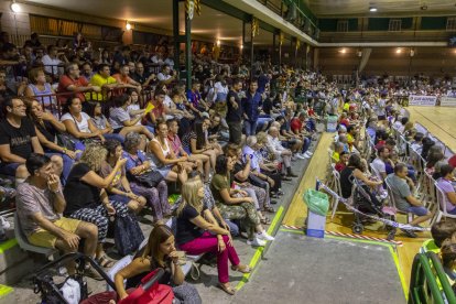 El pabellón de la capital de Les Garrigues se llenó para ver el partidos ante azulgranas y serbios.