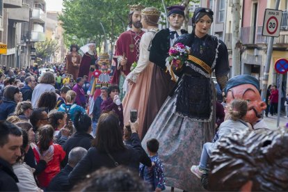 Cientos de personas salieron ayer a la calle para ver la 31 edición de la Trobada de Gegants i Capgrossos.