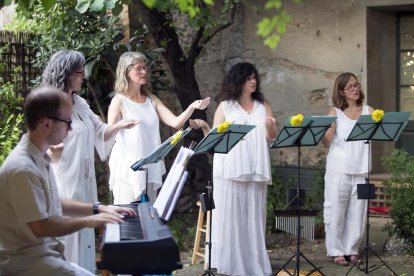 Un moment de l’assaig general que va tenir lloc dilluns passat en una de les mansions de Cervera.