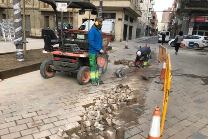 Levantan de nuevo una calle de Noguerola